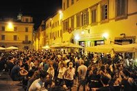 08/09/2018 - Limiti alla "movida": i sindaci in bilico tra diritto al lavoro e diritto al riposo